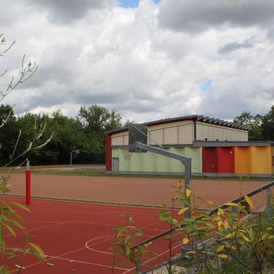 Sekundarschule "Am Petersberg" Wallwitz, Sportplatz © Sekundarschule "Am Petersberg" Wallwitz